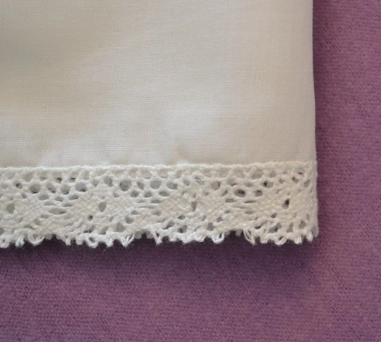 Lady-in-Waiting Style Handkerchief